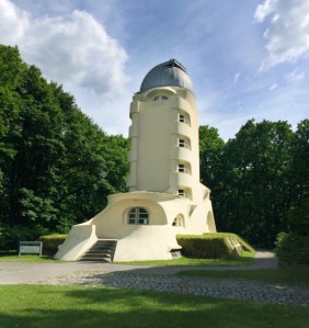 537b3546c07a80946d000079_ad-classics-the-einstein-tower-erich-mendelsohn_2-530x563