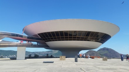 oscar-niemeyer-1087668_1280